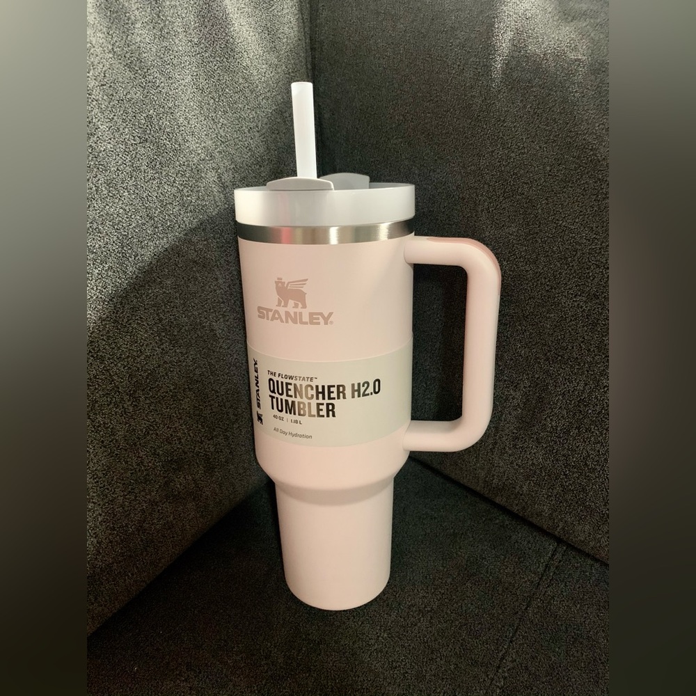 STANLEY The Quencher H2.0 FlowState Tumbler | 40 OZ. Rose Quartz